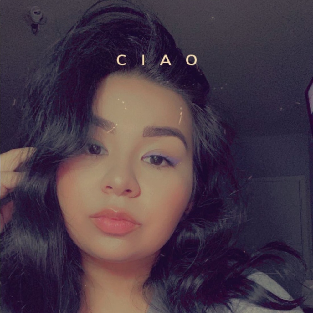 Meet your Posher, Cassandra